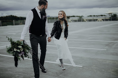 Laura O | Hochzeitsfotografin in Bonn