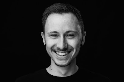 LUKAS LEERTASTE FOTOGRAF