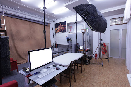Manjit Jari, Atelier für Fotografie – Bild 3