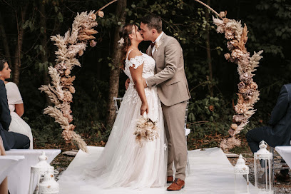 Hochzeitsfotografin & Videografin Alena Lane