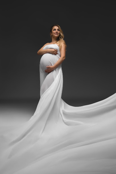 Premium Babybauchfotos | Kontrast Fotostudio