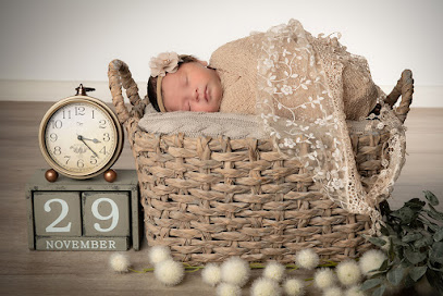 Romy Scheck Fotografie - Babybauch- und Newbornshooting