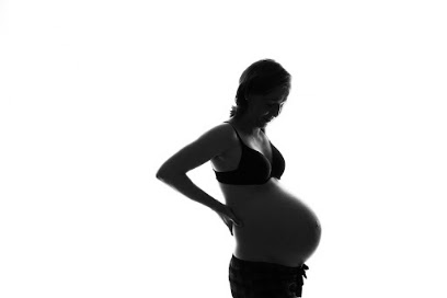 Babybauch Shooting Berlin und Neugeborenen Fotoshooting | Carmen Bergmann