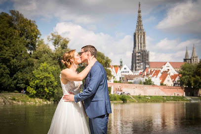 Julia Paul Weddings