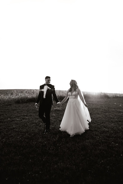 Pure Weddings - Hochzeitsfotograf Freising