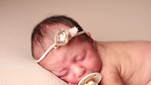 Little Dreamers Neugeborenenfotografie - Babyfotografie, Babyshooting, Newborn Shooting im Großraum Nürnberg, Fürth, Erlangen – Bild 4