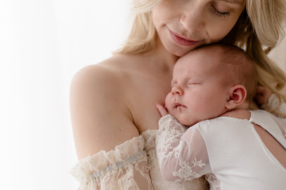 Tourbier Fotografie - Babyfotografie | Babybauch Shooting | Neugeborenen Shooting | Familien Fotoshooting Frankfurt