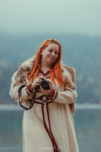 Savannah Nixon Photography - Wikinger Fotoshootings